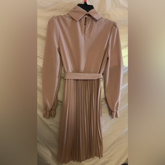 Summer 23 Turtleneck Flounce Sleeve Pleated Hem Belted Dress Antiy Color Apricot - Picture 6 of 9